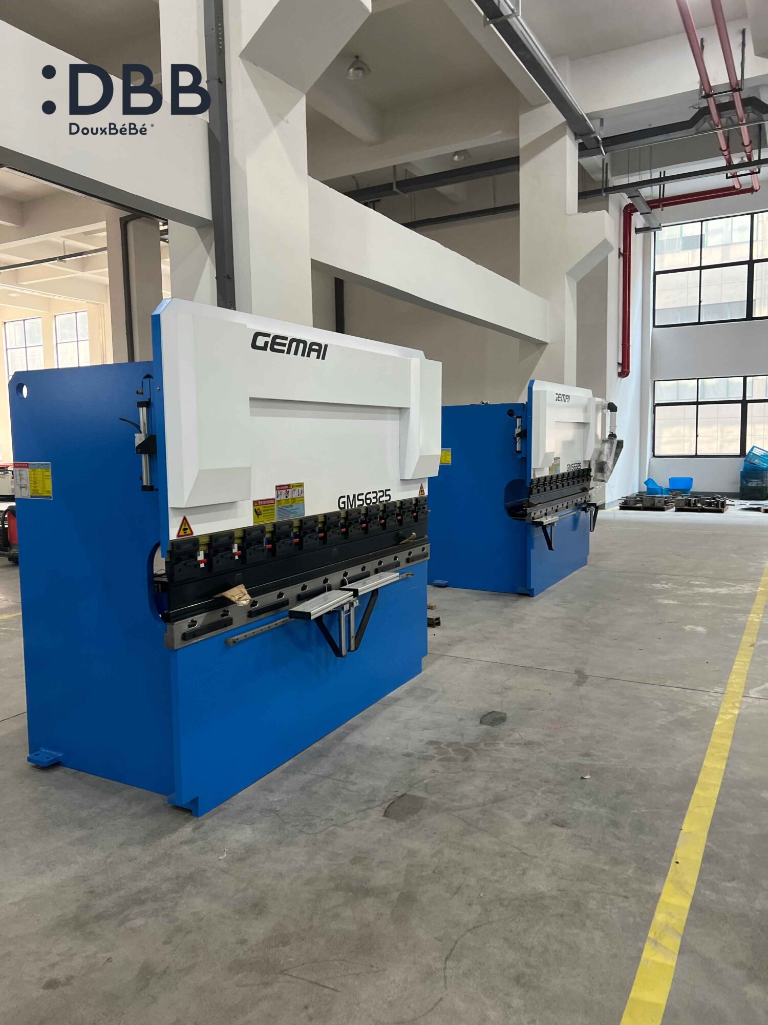 1673076081 Installation of CNC bending machine scaled